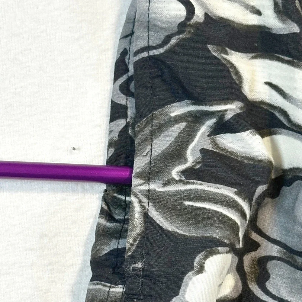 Vintage 90s 00s Triangle Men's‎ Black Floral Swim Trunks Size M Surfcore